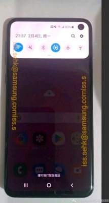 Появились снимки смартфона Samsung Galaxy S10e